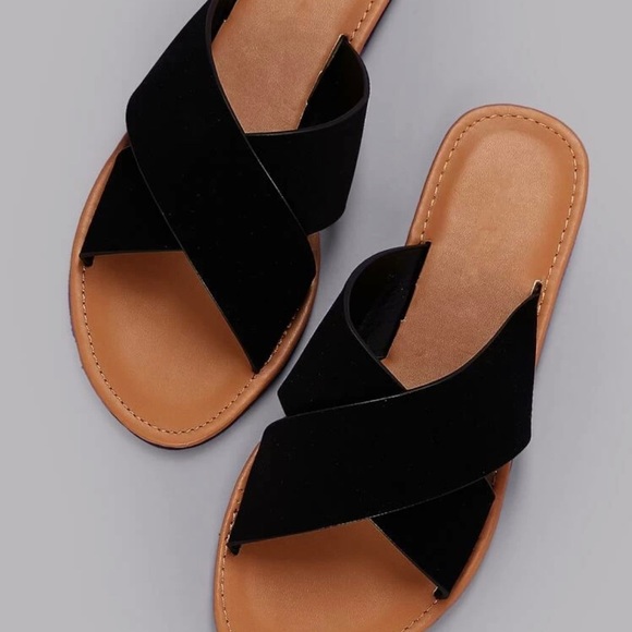 BNWT Shein overlap open toe flat sandals - Picture 2 of 2
